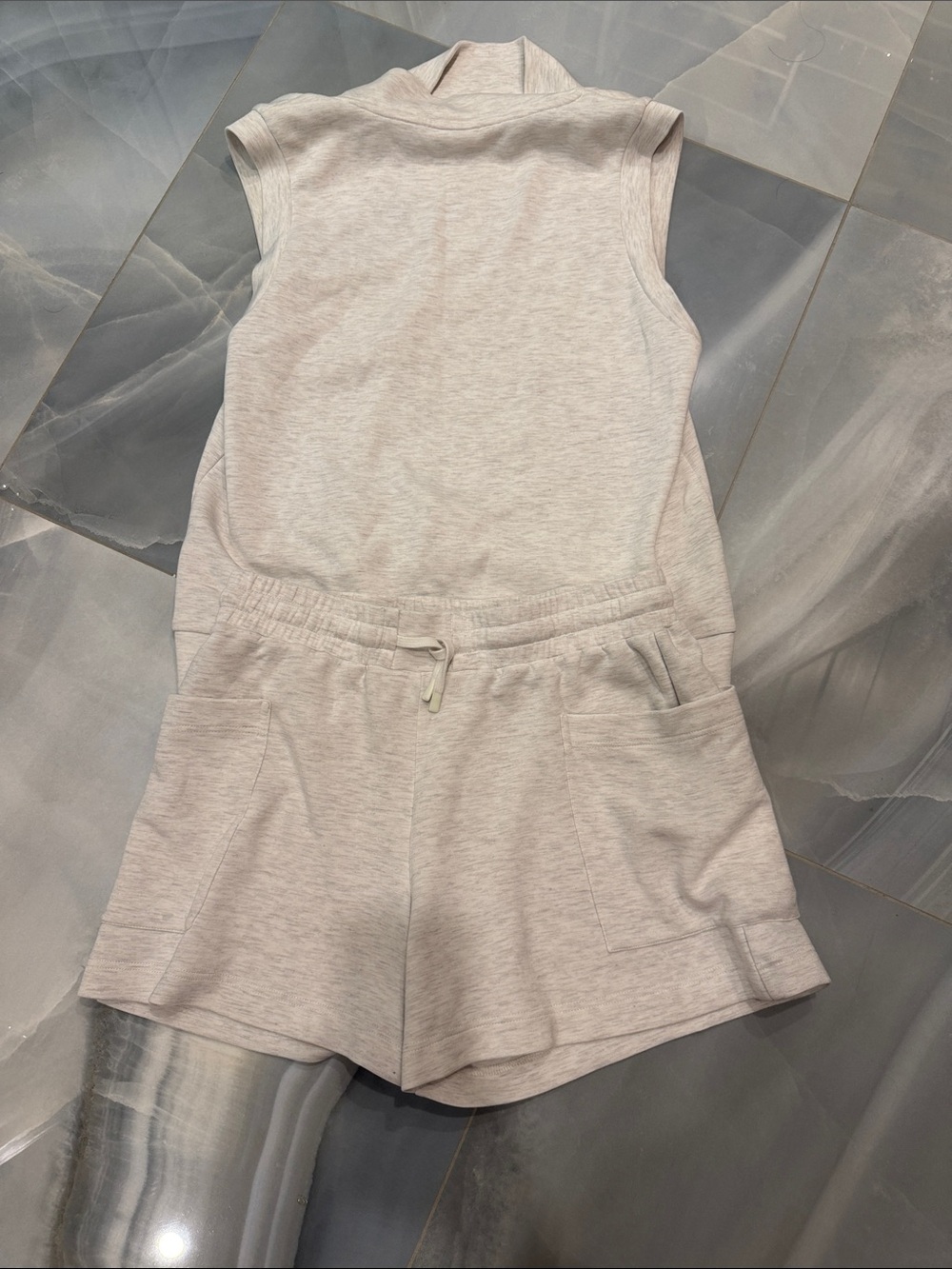 Varley set size Medium M Ellen cowl tank and Isabella mid rise short